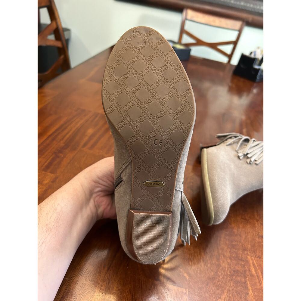 Vionic Upright Faros Fridge Boot, Size 9 - image 8